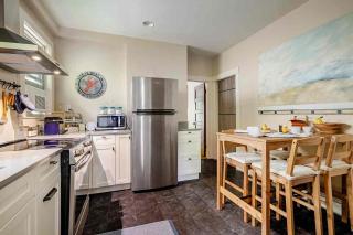 Great for couples, academics, near Harvard - 4