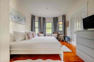 Great for couples, academics, near Harvard - 0