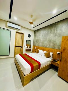 Bloom Hotel Lahore - 4