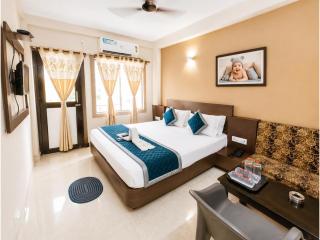 Premium Family Stay Hotel U-K - Comfortable Rooms, Near Golden Beach Wi-Fi, Restaurant, Parking, with Lift Facility & Prime Location in Puri - 5