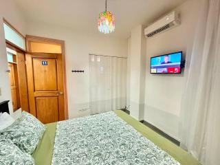 Hostal Santa Barbara - 8