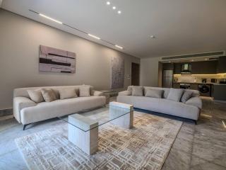 Elegant 2 Master Bedroom with Pool Access - 9