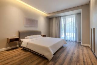 Elegant 2 Master Bedroom with Pool Access - 8