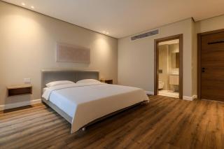 Elegant 2 Master Bedroom with Pool Access - 1