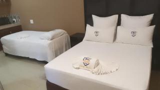 MC One Stop Road Lounge Hotel - 2