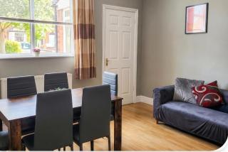 Bungalow - Sleeps 8 - Pets-Enclosed Garden-Parking - 7