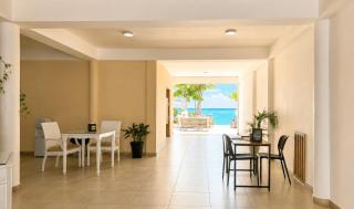 Hotel Checkin El Cortecito Beach - 7