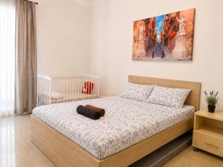 S5-Luxury Seafront Apartment with Panoramic Sea Views - 7