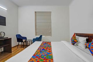 FabHotel Hazel Town House - 7