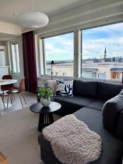 2ndhomes Cozy Central 2BR Apartment Sauna Balcony Parking - 0