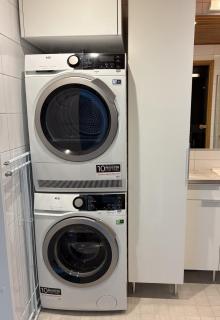 2ndhomes Cozy Central 2BR Apartment Sauna Balcony Parking - 8