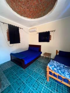 SHANTY HOUSE - 4
