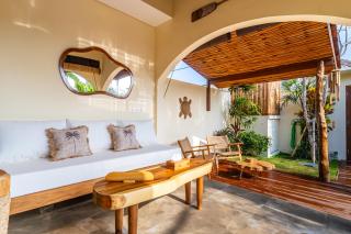 VILLA ATAO NYANYI BEACH - In front of entrance to NUANU - 7