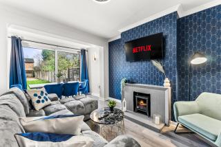 Cambridge Charm - Stylish & Pet Friendly - 0