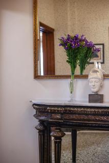 Stylish Athenian Apartment walk to Acropolis - 8