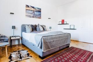 Huge Central Designer Loft with Tyrolean Flair - 2