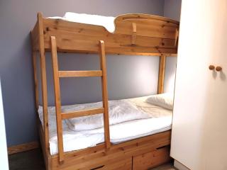Ski-In High-Floor Flat with Balcony - 8