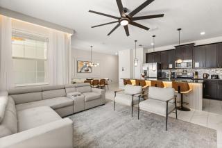 4 Bd 3 Ba Storey Lake 3056 Gs - 0
