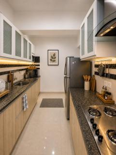 Golden Ark 2BHK Near KIMS Health , Lulu Mall, Trivandrum Airport - 1