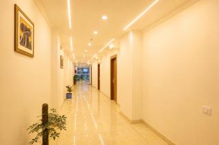 Hotel Decent Suites - Delhi Airport - 1