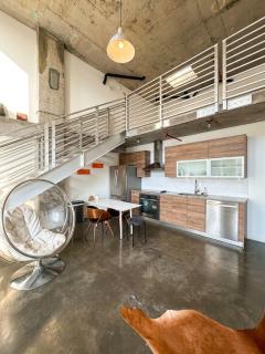 Filling Station Loft - 7