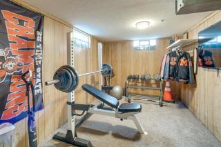 Hot Tub, Gym & Office! Family Home in Massillon - 8