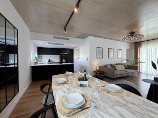 Luxury Penthouse with Pool and Terrace for 5 Guests - 1