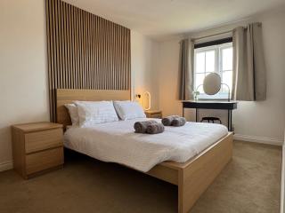 Spacious 4 bed home for Families & contractors. - 6