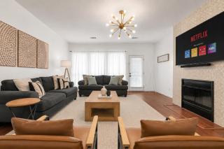 Luxury Retreat 6BR35BA Pool, Hot Tub & Game Room - 2