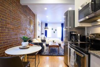 83-3W UES Central Park Newly Furnished XL Studio - 6