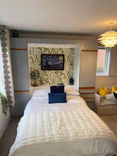 The Woking Suite Designer Flat near Town Centre - Woking - 4