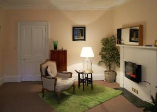 Montrose Apartment - 2