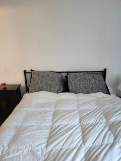 1 bd apartment sleeps 4- 20 mins from everything - 5