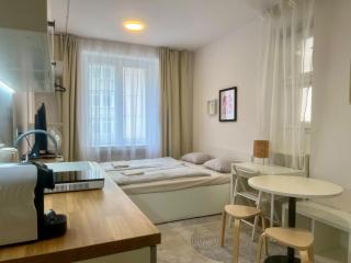 ADM Danube Cozy Apartment - TV, Coffee - 0