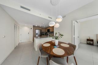 Stylish Studio in Downtown Doral - Resort Pool - 8