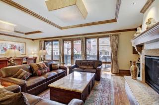 Platinum 3 Bedroom Vacation Rental In The Heart Of Vail That Includes Ski Valet, Ski Deck, Rooftop Pool, Panoramic Views - 8