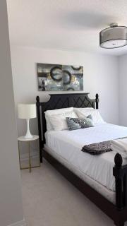 The Credit River House Lux 4BR Near Pearson - 3