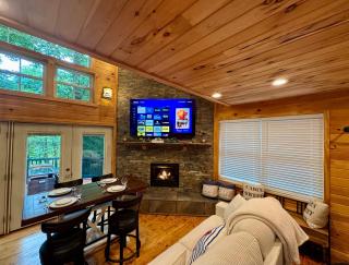 Treehouse Duo Lakefront 2 Private Hot Tubs - 7