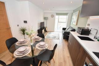 Bright & Contemporary 1 Bedroom Apartment in Leeds - 8