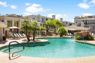 CozySuites at Kierland Commons - 9