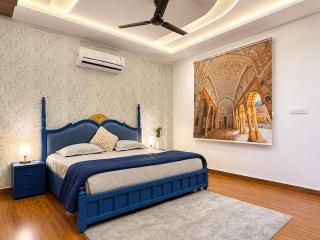 The Zenith Stay , Luxury 3BHK Apartment - 0