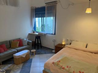 Central, Comfy, Quiet - 2