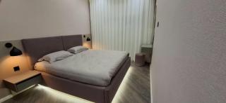 Baku City & Lake View Apartment - 6