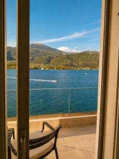 AQUA Trizonia Suites - 5