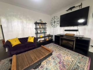 Modern Detroit 3BR Home | Sleeps 6 - 8
