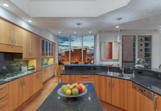 Luxury Penthouse with Spectacular Strip Views - 7