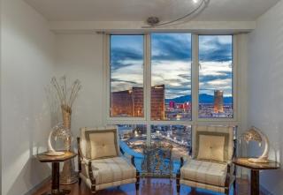 Luxury Penthouse with Spectacular Strip Views - 9