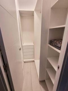 Bright 1-Bedroom with Ensuite in Puerta del Ángel - 4