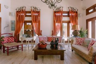 Luxe 5BR Villa with Pool and Palapa - 1