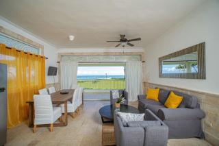 Oceanview 2BRCondo with Pool 5 Mins to Town Victorian - 9